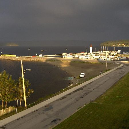 皇家汽车旅馆 Cabano 外观 照片